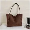 Comércio exterior popular veludo retrô bolsa grande feminina nova casual grande capacidade bolsa de ombro tote para o dia a dia nicho bolsa de ombro única moderna