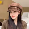 Sombrero de moda coreano para mujer de otoño e invierno, circunferencia de cabeza grande, adelgazante de cara, gorra de pico de pato, boina retro británica de rayas finas