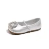Zapatos Pequeños de Cuero para Niñas 2025 Primavera Nuevo Estilo Zapatos de Ballet Cuadrados Elegantes para Niños Zapatos sin Cordones con Pedrería