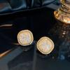 Pendientes cuadrados sencillos de diamantes con diseño de nicho, pendientes retro de alta gama para mujer, pendientes elegantes de lujo ligeros y combinables, venta al por mayor