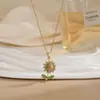 Colar para Mulheres, Flor de Zircônia Bauhinia Giratória da Moda Nicho Moda Novo Design Pingente Titânio Aço Colar de Temperamento