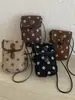 Bolso pequeño cuadrado personalizado estilo coreano para mujer, nuevo modelo otoño 2026, bolso cruzado de alta apariencia, bolso de teléfono moderno y a la moda
