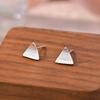 Pendientes Triangulares Casuales para Mujer, Sentido del Diseño y Clavos Versátiles para el Cartílago de la Oreja, Diseño de Nicho, Tornillos de Rosca para Perforaciones en la Oreja C01311
