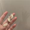Pendientes retro franceses de otoño e invierno, de alta gama, con sentido de personalidad, nuevos pendientes de diseño de nicho, joyería versátil para mujer al por mayor