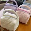 Bolsa de maquillaje de oso acolchada, bolsa de mano acolchada de algodón pongee portátil, bolsa cuadrada de nube, bolsa de almacenamiento pequeña de gran capacidad