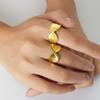 Moda Viajero Simple Estilo Frío Personalidad Joyería Forma de Giro Diseño de Rayas Incrustado Diamante de Color Anillo de Cobre