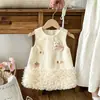 Nova coleção outono e inverno: vestido colete de fleece fino para bebês meninas, espessado para aquecimento, vestido colete estilo princesa, vestido de bebê sem mangas