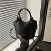 Bolsa Transversal de Ombro Feminina Personalizada Simples e Estilosa Design de Nicho Casual Outono Nova Moda 2025 Bolsa Saco