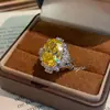 Anillo de Corte Flor de Hielo Huevo de Paloma Más Vendido en Transmisión en Vivo de Tiktok, Anillo de Diamante para Mujer con Piedra Preciosa de Moño de Diamante Rosa Super Brillante de Gran Quilate
