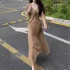Vestido largo de campana color caqui para mujer, primavera/verano, manga larga, cinturón para atar en la cintura, cuello en V, ligeramente transparente, cintura plisada entallada, línea A