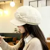 Boina plisada de cuadros con lazo lindo coreano de alta calidad para mujer, estilo otoño, adelgazante de cara, gorra artística de pico de pato hacia adelante
