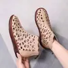 Europa y América Comercio Exterior Verano Tallas Grandes Huecos Botas Frescas para Mujer Nuevas Transpirables con Agujeros Suela Plana Tallas Grandes Sandalias para Mamá Estación Independiente