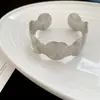 Pulsera Abierta Geométrica Redonda de Metal Exagerada Europea y Americana Texturizada Lujo Accesible Pulsera de Gama Alta Pulsera Elegante de Moda para Mujer