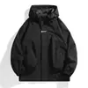 Chaqueta con Caparazón Estilo Bosque Transfronterizo con Bolsillos Laterales Parche 3D Primavera y Otoño Senderismo Montañismo Holgada Repelente al Agua Cortavientos