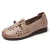 Zapatos de Cuero Transpirables Calados para Mujer, Zapatos Planos Antideslizantes para Mujeres de Mediana Edad y Mayores, Zapatos Casuales Finos Cómodos de Suela Suave para Mamás