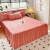 Capa de saia de cama de veludo de leite de inverno, novo modelo 2023, capa de colchão de pelúcia com saia, capa de cama que esconde imperfeições, estilo saia de cama para mulheres