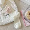 Calcetines Blancos para Mujer, Estilo Coreano, Calcetines de Media Pantorrilla Resistentes con Lazo de Perla, Calcetines Dulces con Volante de Encaje en el Borde, Calcetines Lolita