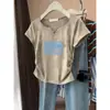 Camiseta de Algodón Puro para Mujer, Cuello en V, Mangas Cortas, Hombro Normal, Nuevo Estilo de Verano con Pliegues Irregulares, Corte Ajustado, Top Básico Versátil