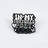 Broche Combinado Colorido Série de Letras Inglesas Desenho Animado Personalidade Geométrica Redondo Distintivo Acessório Esmalte Liga Metálica Medalha