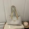 Invierno 2026 Nueva Moda Coreana de Tendencia Bloques de Color Versátil Gran Capacidad Simple Casual Bolso de Hombro o Axila Transfronterizo