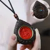 Bodhisattva Ajedrez Carvado de Madera de Águila 461 Colgante Unilateral Marca Zaki Estilo Chino Juguete de Madera de Mano para Colgar en el Cuello