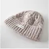 Gorro de Punto de Color Sólido con Etiqueta de Tela, para Hombres y Mujeres, Sencillo, Casual y Versátil, Viajes al Aire Libre en Otoño e Invierno, Cálido y Protección para los Oídos