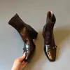 Em estoque Outono 2026 Botas Retrô Quadradas com Fivela Elástica Skinny Femininas Salto Bloco Zíper Atrás Botas Curtas Emagrecedoras Botas Femininas