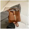 Bolsa de Balde Casual Portátil Transfronteiriça para Mulheres, Nova Bolsa de Ombro Moda Tendência 2026, Bolsa Transversal Simples e Única de Nicho