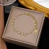 [Collar + Pulsera] Estilo Francés Ins de Lujo Accesible Cadena para Clavícula de Corazón Estilo Dulce Collar de Acero de Titanio con Borla de Corazón de Melocotón para Mujer