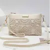 Nuevo Bolso Cruzado Versátil de Estilo Bohemio Calado Tejido de PU Retro Casual de Playa con Flores para Mujer