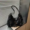 Bolsa Tote Transfronteiriça 2026 Novo Modelo Grande Capacidade para Mulheres, Bolsa de Mão Versátil de Alto Padrão, Mochila da Moda para o Dia a Dia