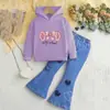 Suministro Mayorista Transfronterizo de Comercio Exterior de Nuevos Conjuntos de Sudaderas con Capucha de Manga Larga y Pantalones Acampanados con Estampado de Corazón para Niñas de Otoño e Invierno