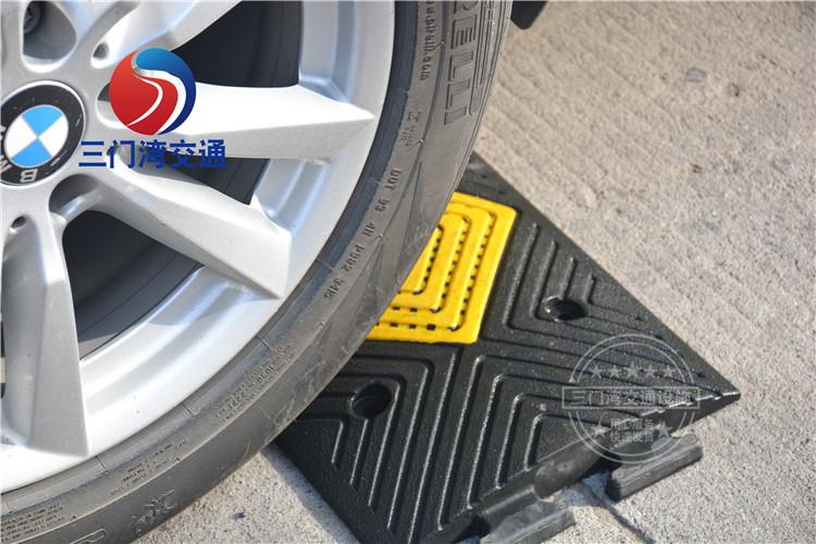 橡塑减速带集合08