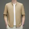 Moda Casual para Homens de Meia-Idade com Gola Alta, Proteção Solar, Verão 2026, Novo Estilo, Jaqueta Leve Simples e Moderna, Jaqueta de Camada Única
