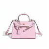 Mini Bolsa Kelly em Amarelo Frango Couro Genuíno para Mulheres, Bolsa Versátil com um Novo Toque de Luxo, Bolsa de Mão, Ombro e Transversal, Atacado do Fabricante