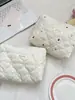 51171 Bolsa de Mão Acolchoada Bordada Grande Capacidade Embalagem de Cosméticos Bolsa de Armazenamento para Miudezas Bolsa de Cosméticos Macia