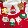 2025 Nuevas Muñecas de Peluche de Dibujos Animados de Navidad Papá Noel Árbol de Navidad Reno Broche Colgante Accesorios