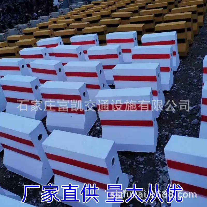 水泥隔离墩