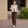Elegante y estiloso conjunto de dos piezas de manga larga para madres, nuevo modelo primavera y otoño 2026, ropa para mujeres de mediana edad que te hace lucir más joven