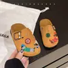 Tamancos femininos estilosos de calçar para uso externo 2026 primavera nova chegada infantil fofo desenho animado criança bebê Birkenstock sapatos