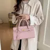 Bolsa de Mão Simples com Padrão de Lichia de Grande Capacidade para Mulheres, Nova Tendência da Primavera de 2026 Bolsa Tote Transversal de Alta Qualidade