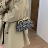 Bolsa Carteira Estampa de Leopardo Tendência 2026 Inverno Novo Estilo Corrente Moda Versátil Simples Casual Ombro Transversal Bolsa de Mão