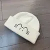 2025 Novo Outono e Inverno Chapéu de Tricô Simples Bordado Gatinho para Mulheres Fofo Diário Casual Chapéu de Lã Atacado Coreia