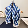 Bufanda Geométrica de Rayas Estilo Nuevo Imitación Seda, Chal de Alta Gama, Bufanda Versátil para el Cuello, Pañuelo Cuadrado Pequeño, Pañuelo para la Cabeza, Bufanda para Mujer