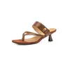 ¡Cómodo y No Voluminoso! Chanclas Ajustables de Velcro Little Golden Bean para Uso en Exteriores, Estilo Nuevo con Tacón Delgado y Piel Genuina