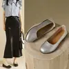 Mocasines de cuero suave, suela blanda, boca poco profunda, suela plana para mujer, nuevo lanzamiento otoño 2026 versión coreana, zapatos casuales versátiles sin cordones