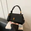 2025 Novas Bolsas Transfronteiriças para Mulheres Bolsas de Ombro de Nicho Coreanas Bolsas de Mão Femininas Bolsas Transversais Simples para Mulheres