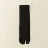 Calcetines deportivos de verano finos para mujer con dos dedos, hechos de seda de morera, 10A antibacterianos y resistentes al olor, venta al por mayor de la industria de calcetines de Zhuji, Zhejiang