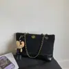 Bolsa Tote 2025 Novo Estilo Pequena Fragrância Retrô Vagante Comutador Grande Capacidade Corrente Ombro Comutador Versátil Bolsa de Camurça