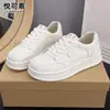 Cuero Genuino Suela Gruesa Suela Suave Cómodos Zapatos Blancos para Mujer 2026 Otoño Nuevo Estilo Aumentan la Altura Deportivos Casuales Zapatos de Suela Fina Zapatos de Plataforma